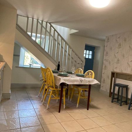 Mai'S Cottage Suite - Charming Holiday Rental 킬말록 외부 사진